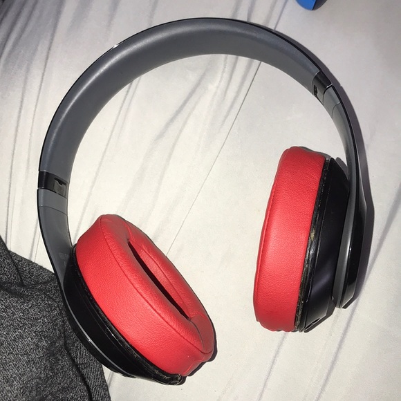 Dre Beats Studio Headphones 2nd Generation - Picture 1 of 8